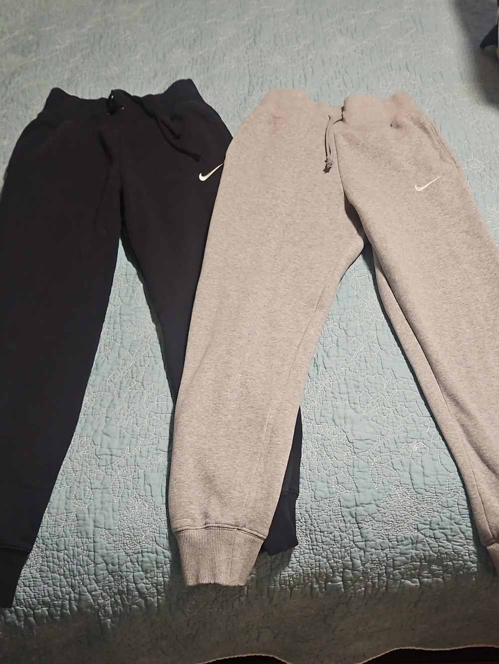 Nike Black and Light Gray Jogger Sweatpants Set